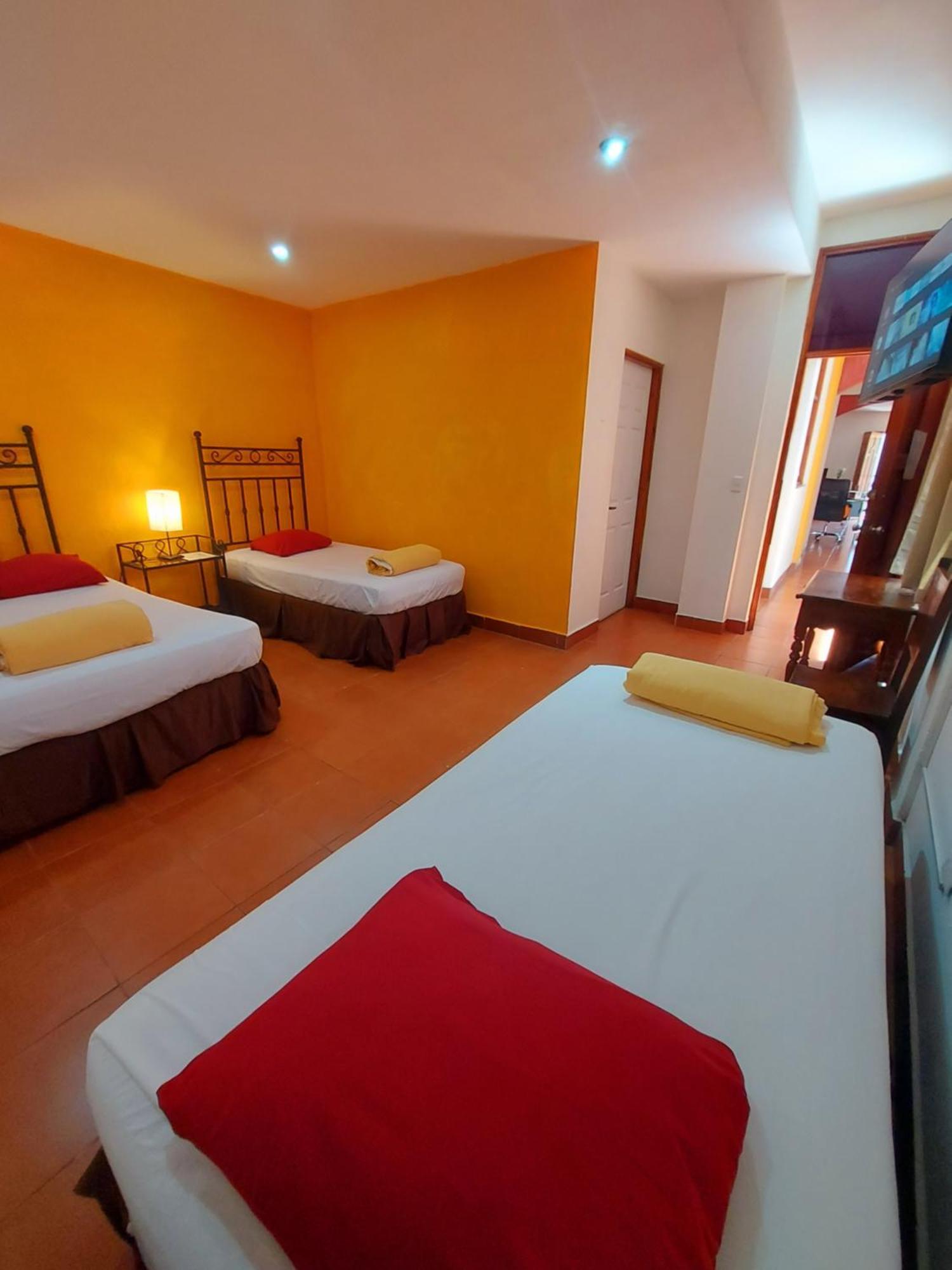 Hostal Lolita'S Boutique Гранада Экстерьер фото