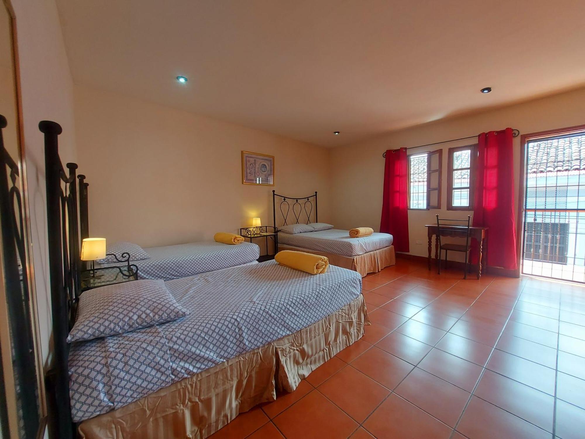 Hostal Lolita'S Boutique Гранада Экстерьер фото