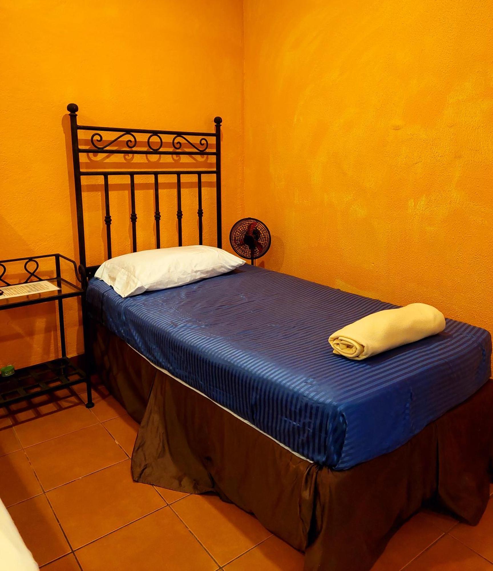 Hostal Lolita'S Boutique Гранада Экстерьер фото