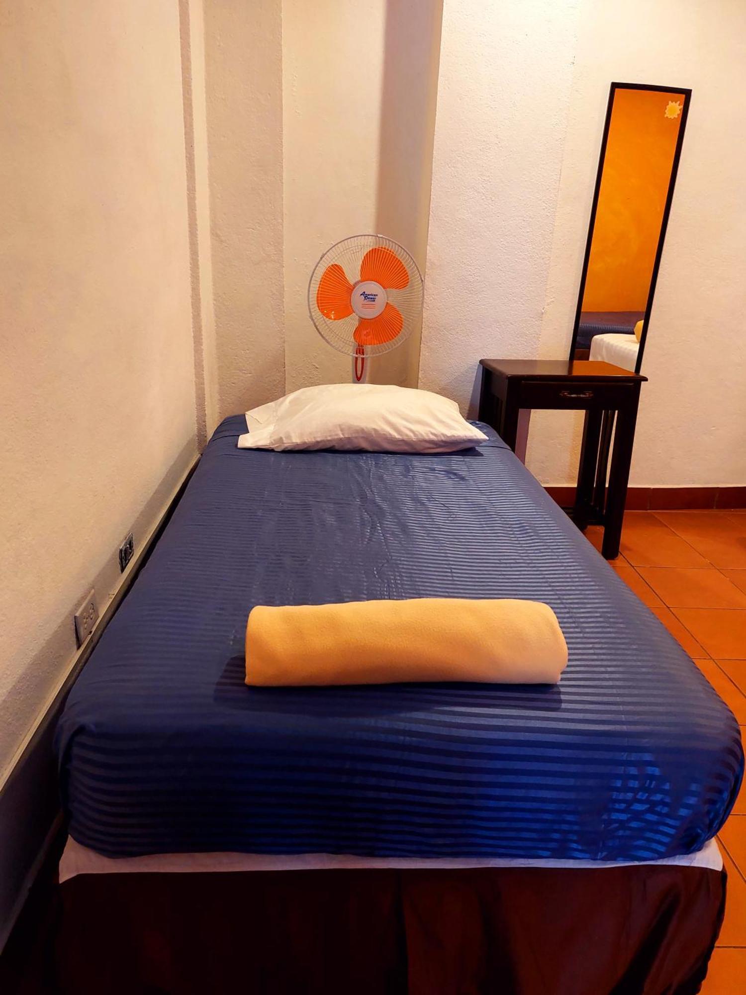 Hostal Lolita'S Boutique Гранада Экстерьер фото