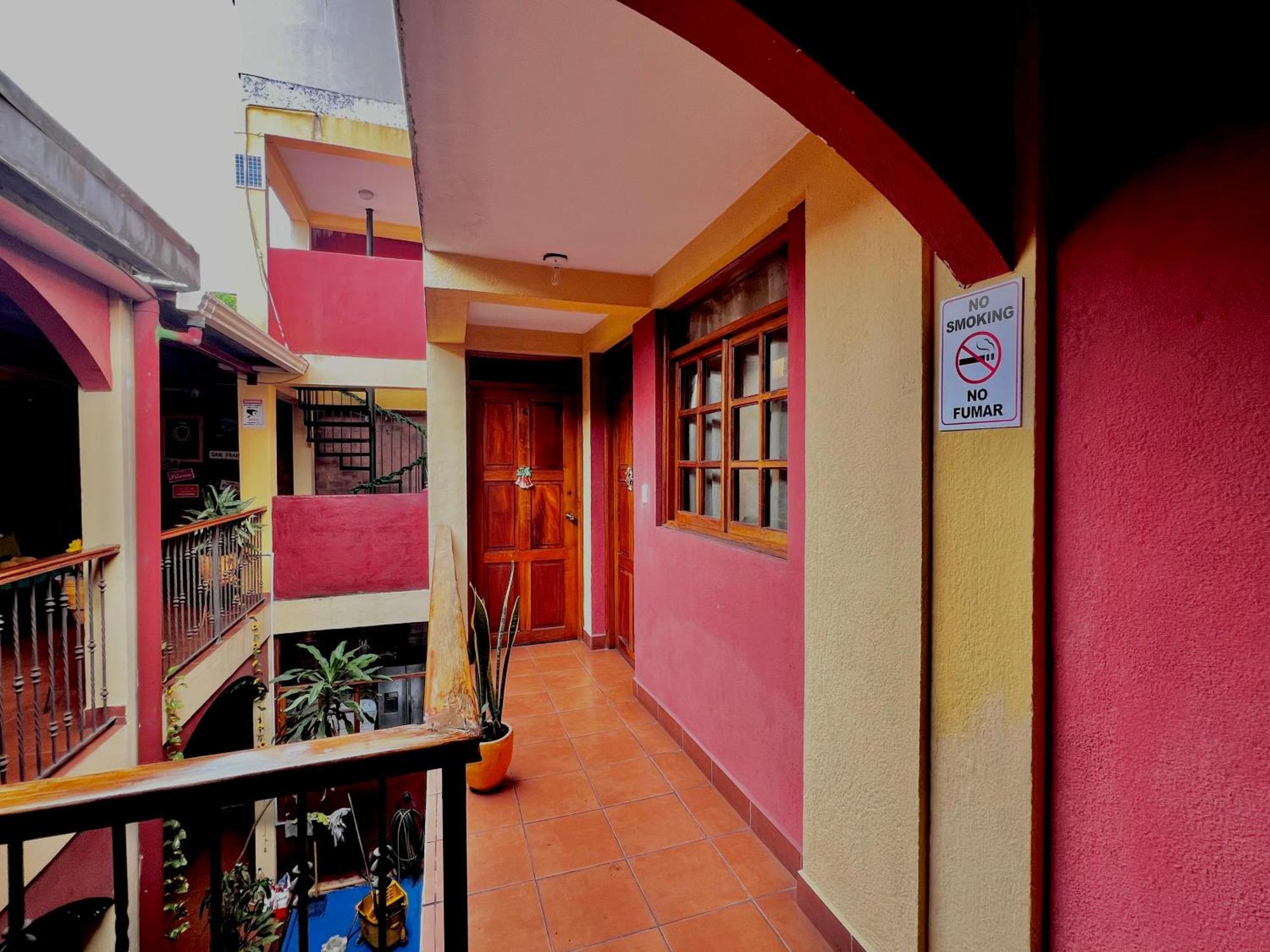 Hostal Lolita'S Boutique Гранада Экстерьер фото